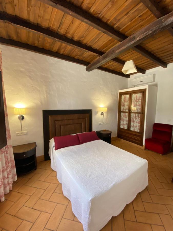 Apartamentos Turisticos - Hostal Los Alisos Aliseda エクステリア 写真