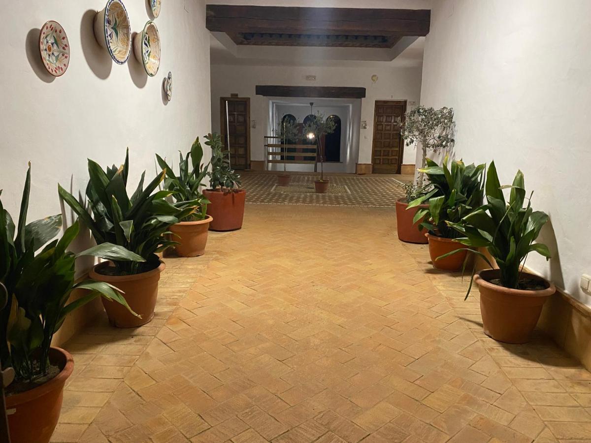 Apartamentos Turisticos - Hostal Los Alisos Aliseda エクステリア 写真