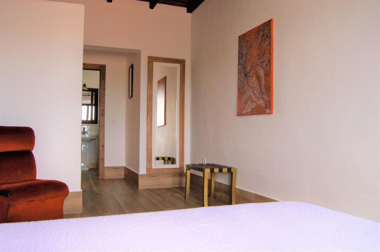 Apartamentos Turisticos - Hostal Los Alisos Aliseda エクステリア 写真