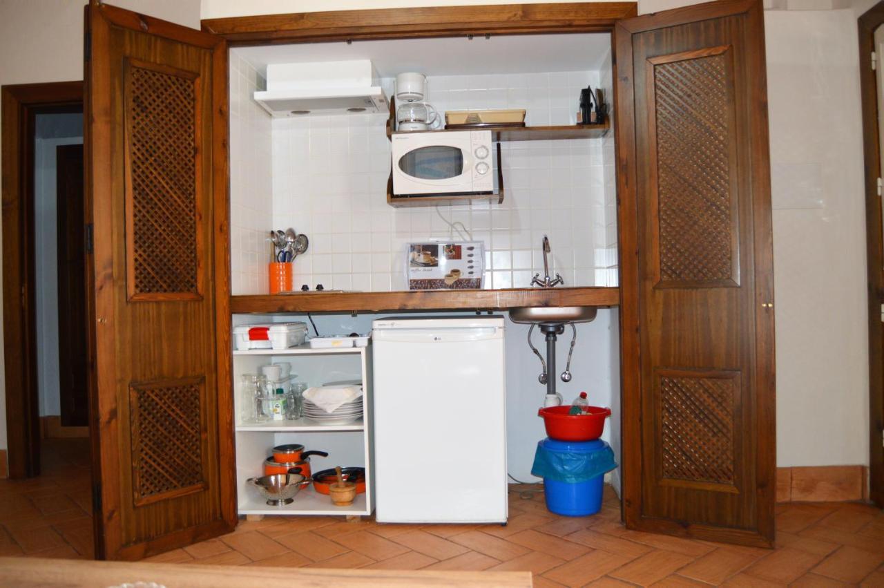 Apartamentos Turisticos - Hostal Los Alisos Aliseda エクステリア 写真